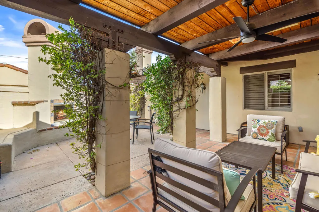 1132 E San Jacinto Way, Palm Springs, California 92262 home-pic-37