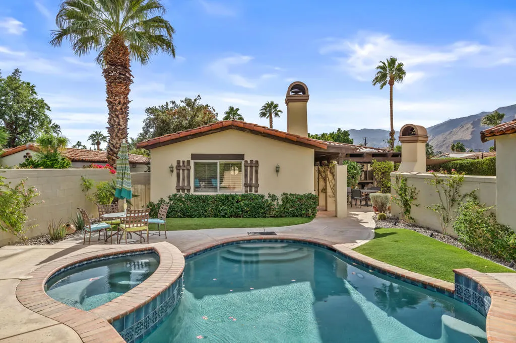 1132 E San Jacinto Way, Palm Springs, California 92262 home-pic-2