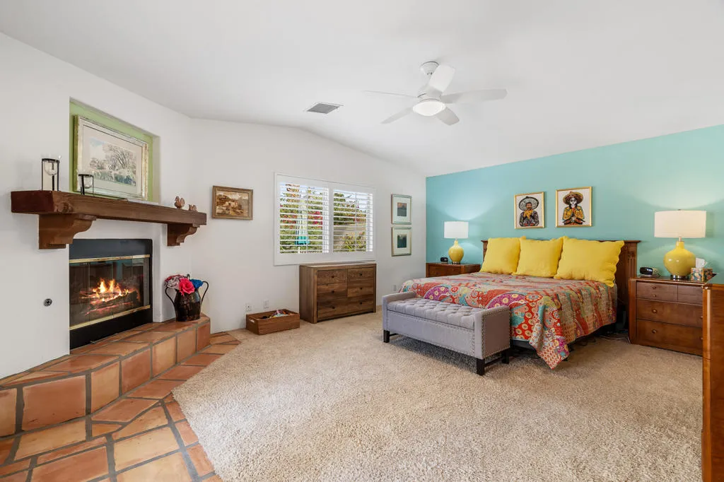 1132 E San Jacinto Way, Palm Springs, California 92262 home-pic-24