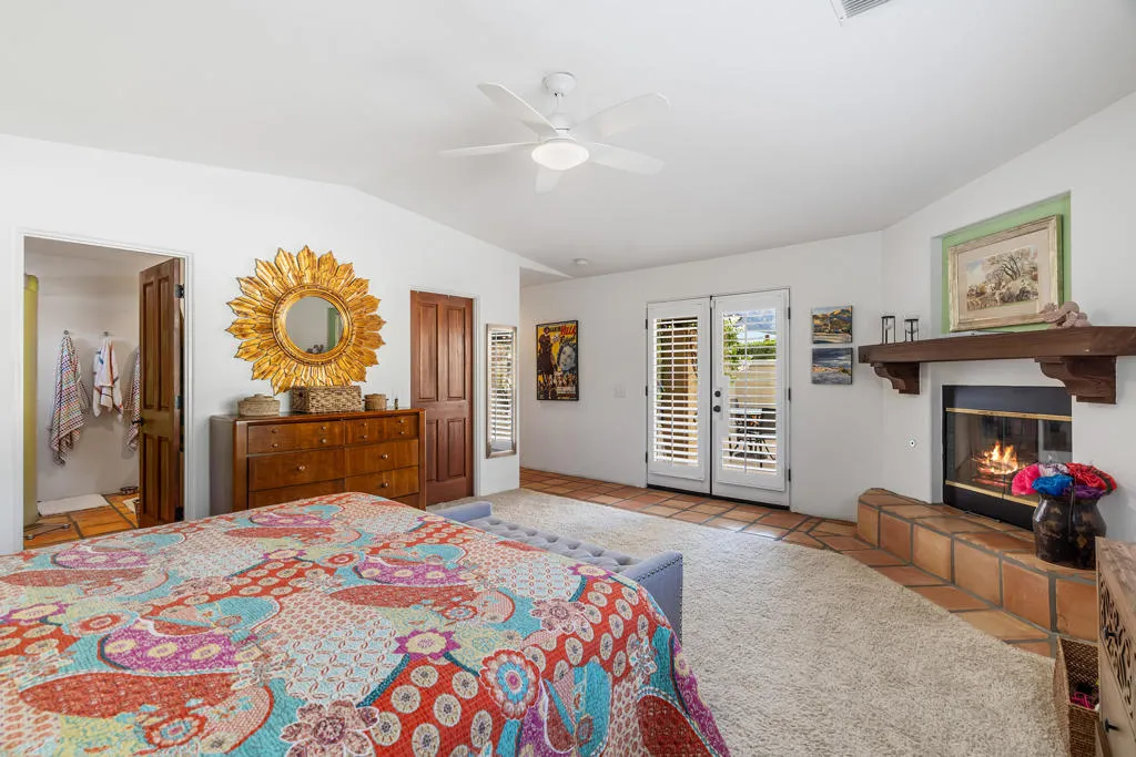 1132 E San Jacinto Way, Palm Springs, California 92262 home-pic-25