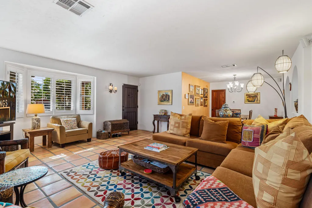 1132 E San Jacinto Way, Palm Springs, California 92262 home-pic-11