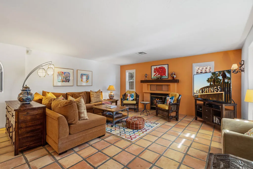 1132 E San Jacinto Way, Palm Springs, California 92262 home-pic-8