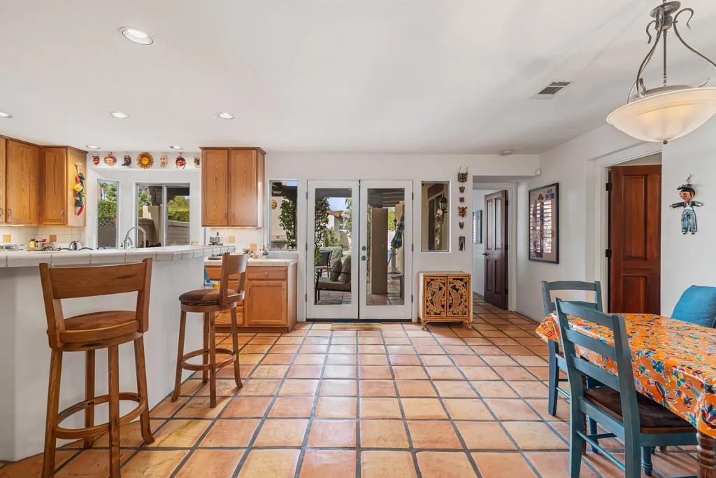 1132 E San Jacinto Way, Palm Springs, California 92262 home-pic-15