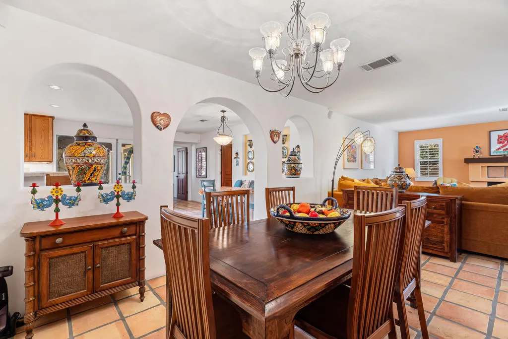 1132 E San Jacinto Way, Palm Springs, California 92262 home-pic-14