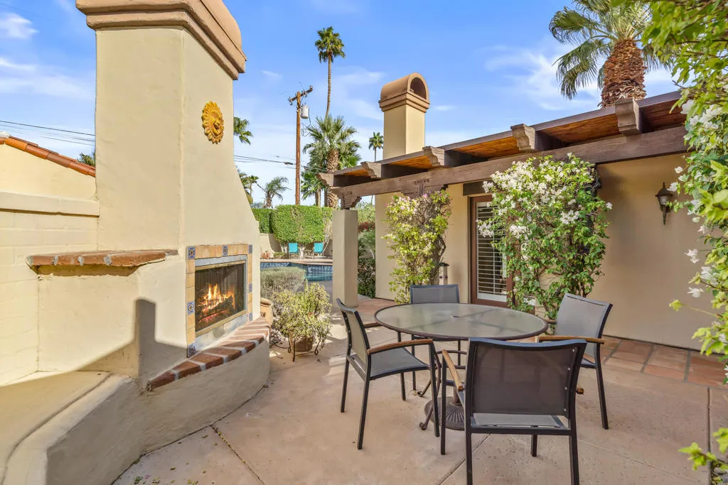 1132 E San Jacinto Way, Palm Springs, California 92262 home-pic-40