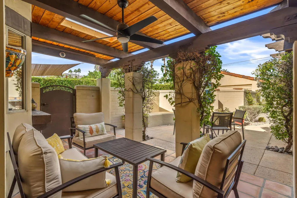 1132 E San Jacinto Way, Palm Springs, California 92262 home-pic-35