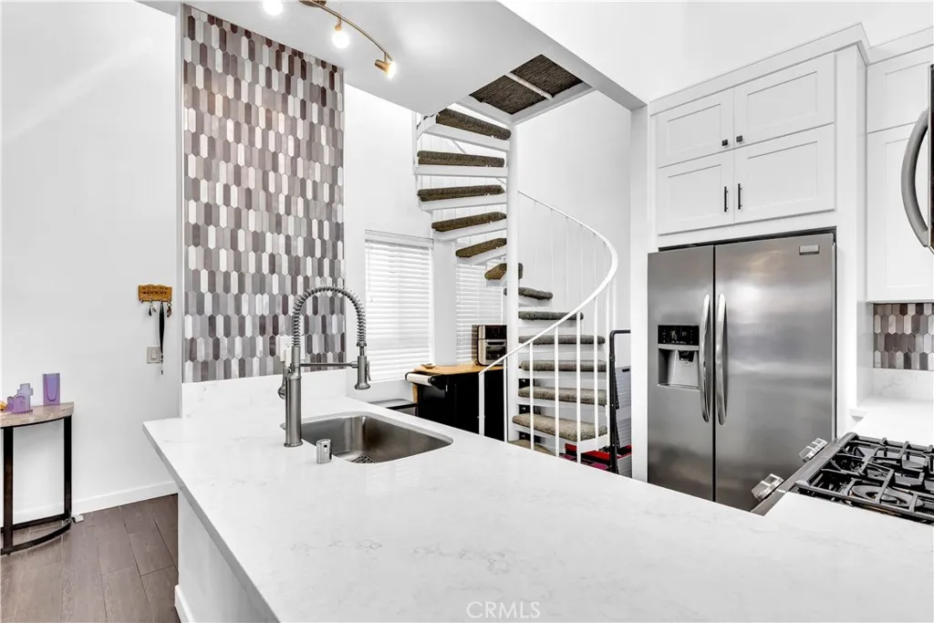 5031 202 Dorado, Huntington Beach, California 92649 home-pic-2