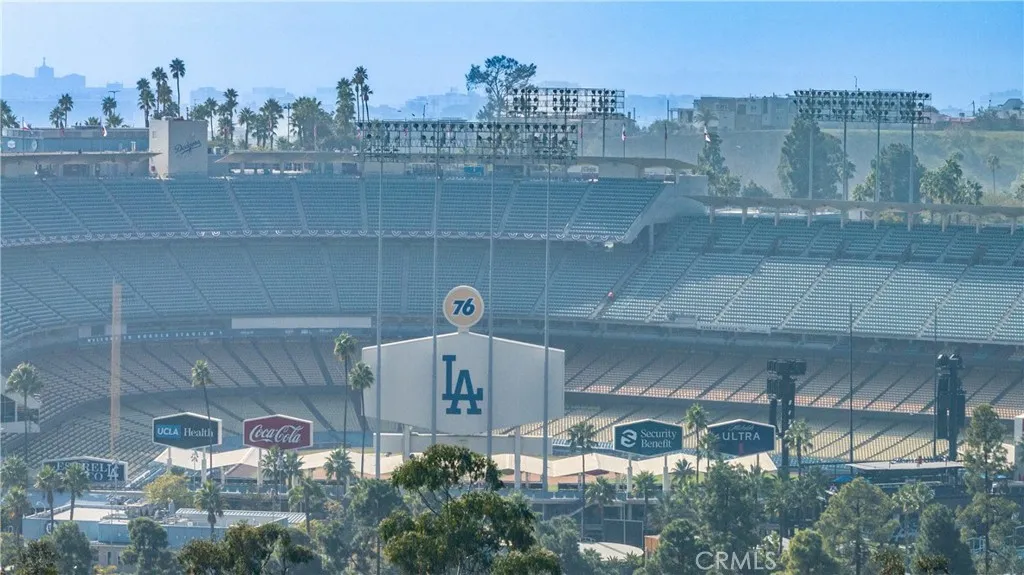 724 Solano Avenue, Los Angeles, California 90012 home-pic-6