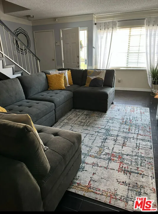 810 W Compton Boulevard 16, Compton, California 90220 home-pic-3