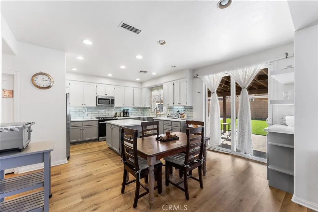 3042 San Luis Drive, Lancaster, California 93535 home-pic-16