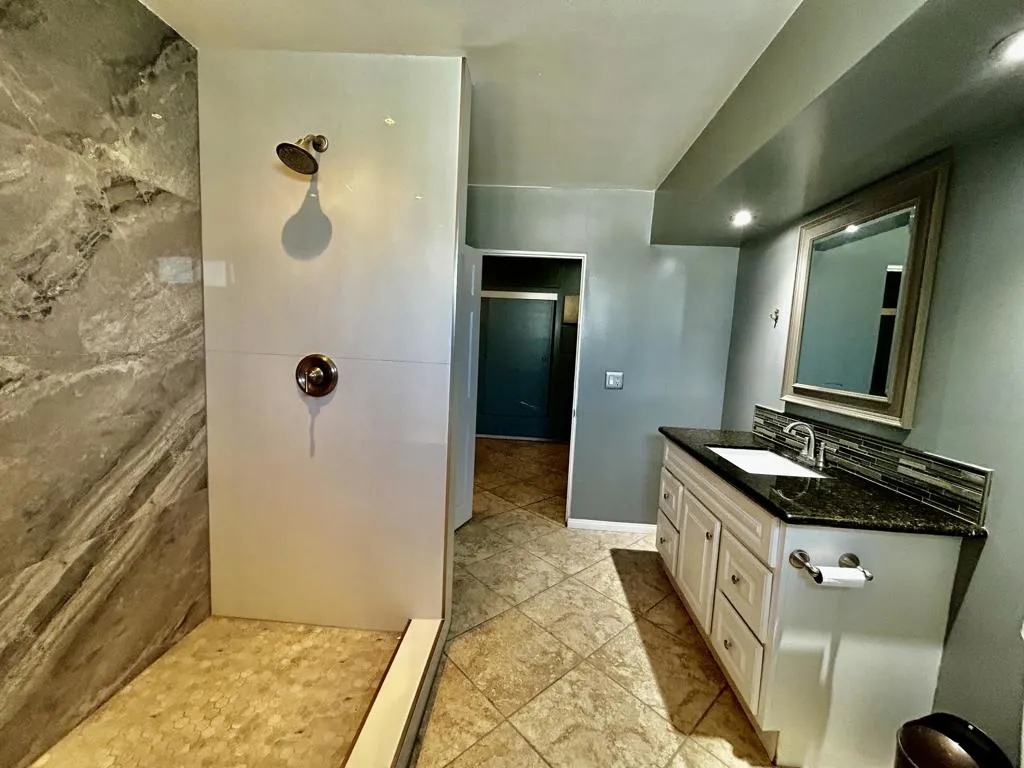 54878 Harrison Street, Thermal, California 92274 home-pic-28