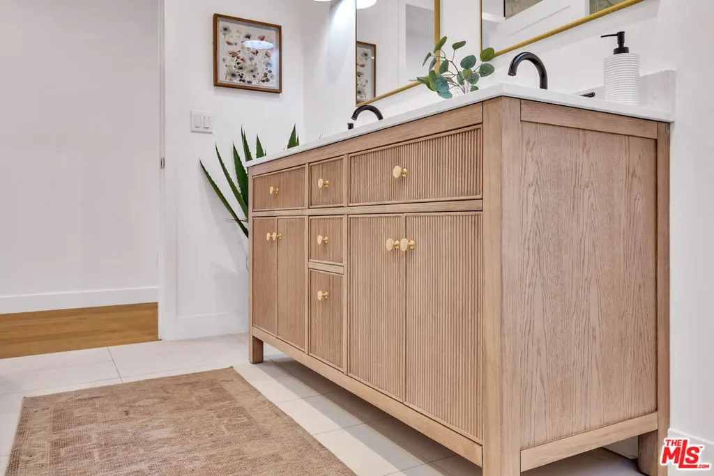 7832 Croydon Avenue, Los Angeles, California 90045 home-pic-14