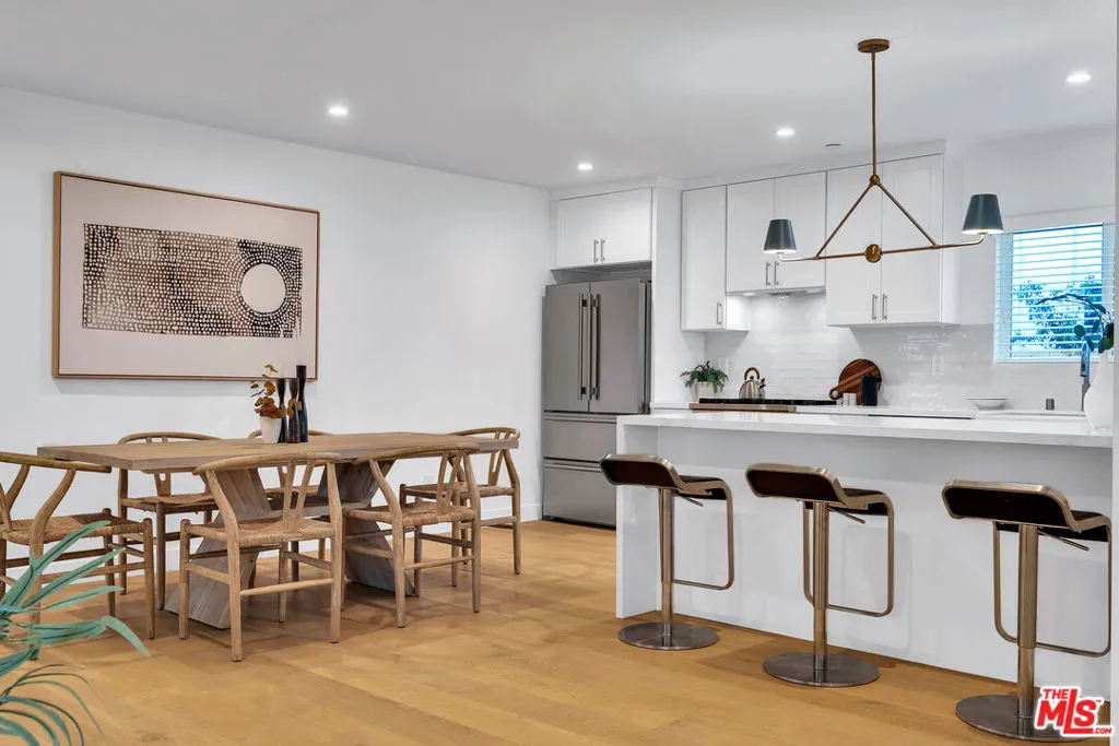 7832 Croydon Avenue, Los Angeles, California 90045 home-pic-7