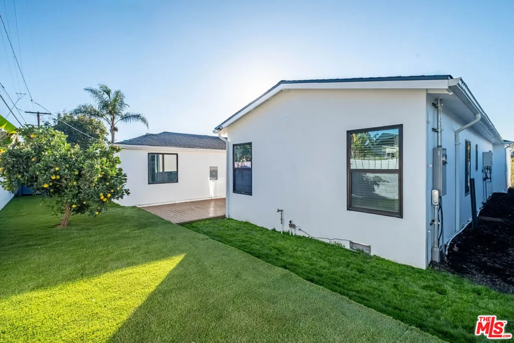 7832 Croydon Avenue, Los Angeles, California 90045 home-pic-51