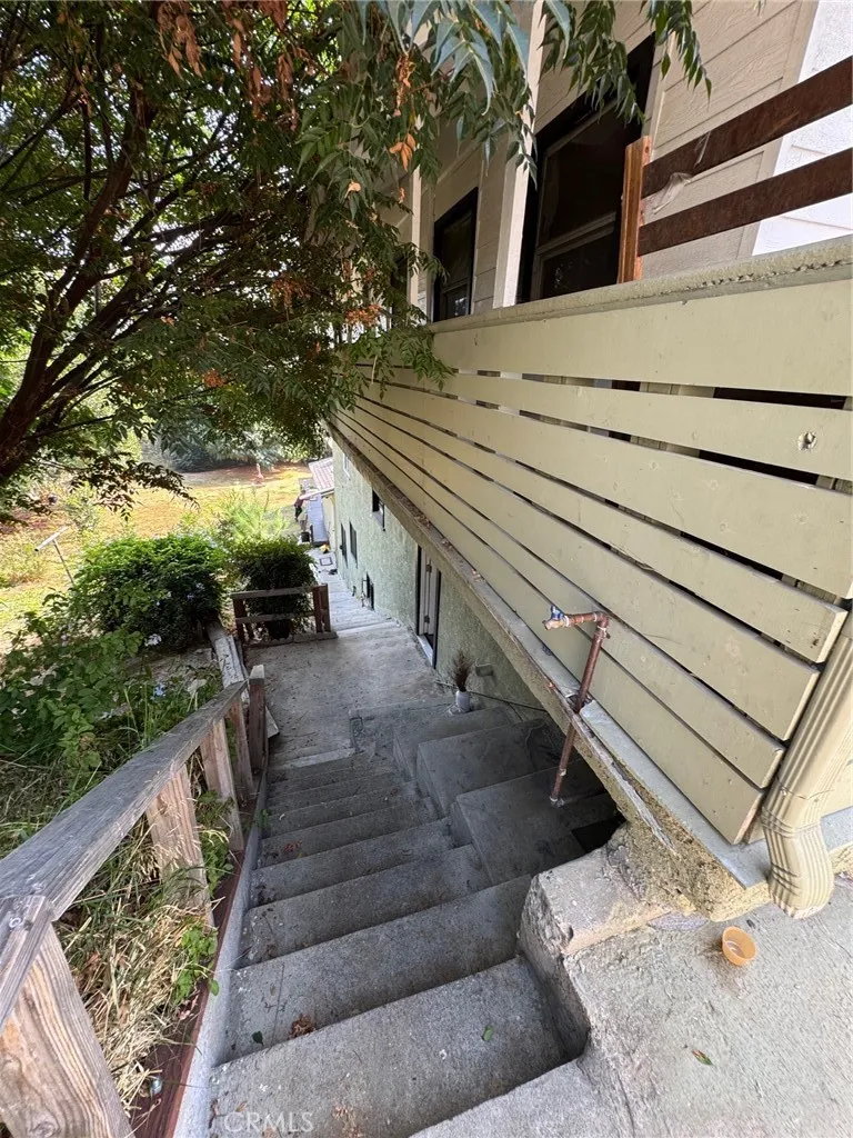 1566 Rollins, Los Angeles, California 90063 home-pic-18