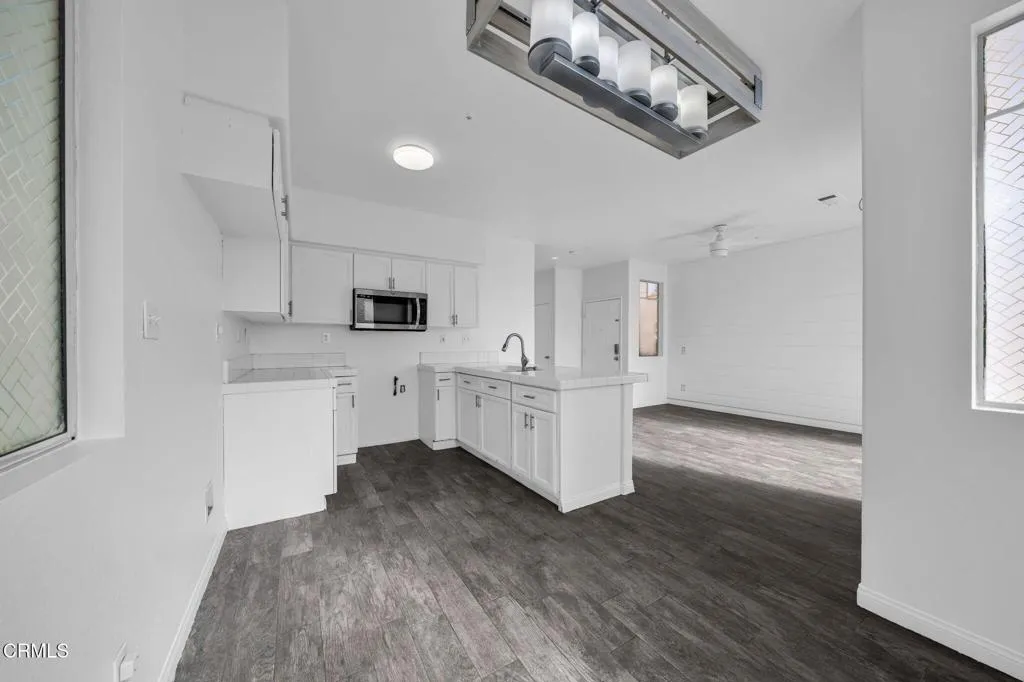 208 Bolero Lane, Oxnard, California 93036 home-pic-12