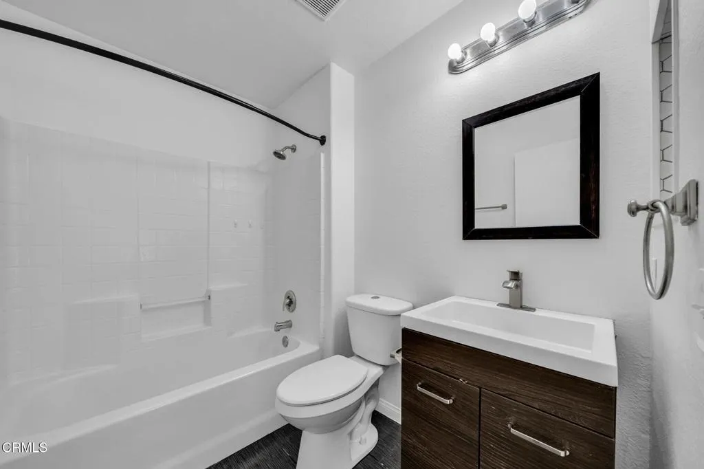 208 Bolero Lane, Oxnard, California 93036 home-pic-27