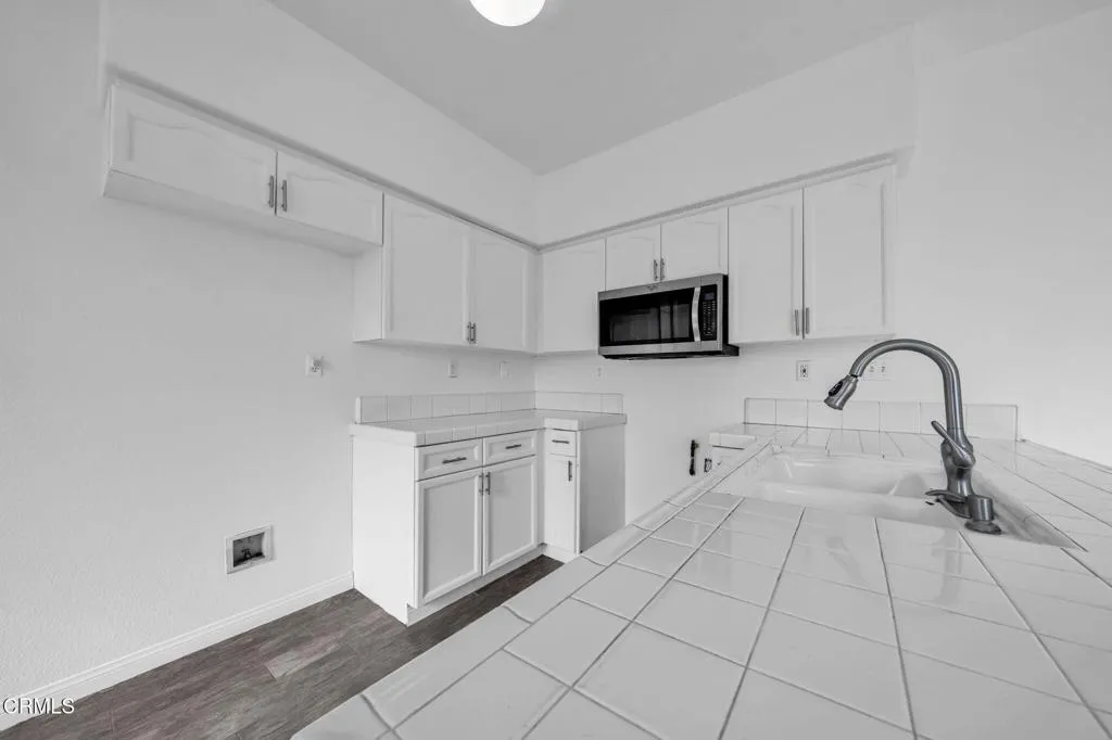 208 Bolero Lane, Oxnard, California 93036 home-pic-17