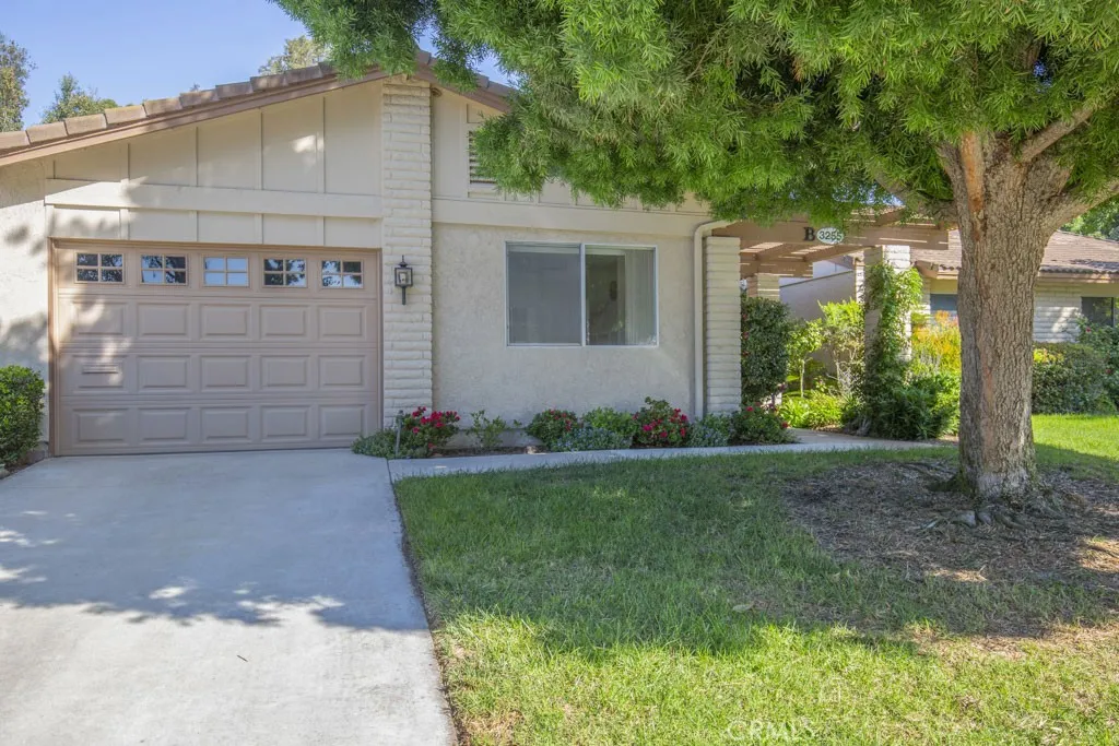 3255 San Amadeo B, Laguna Woods, California 92637 home-pic-0