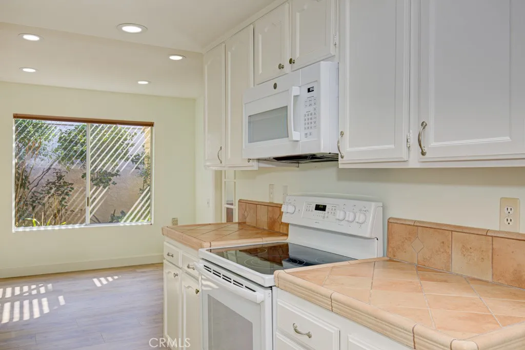3255 San Amadeo B, Laguna Woods, California 92637 home-pic-12