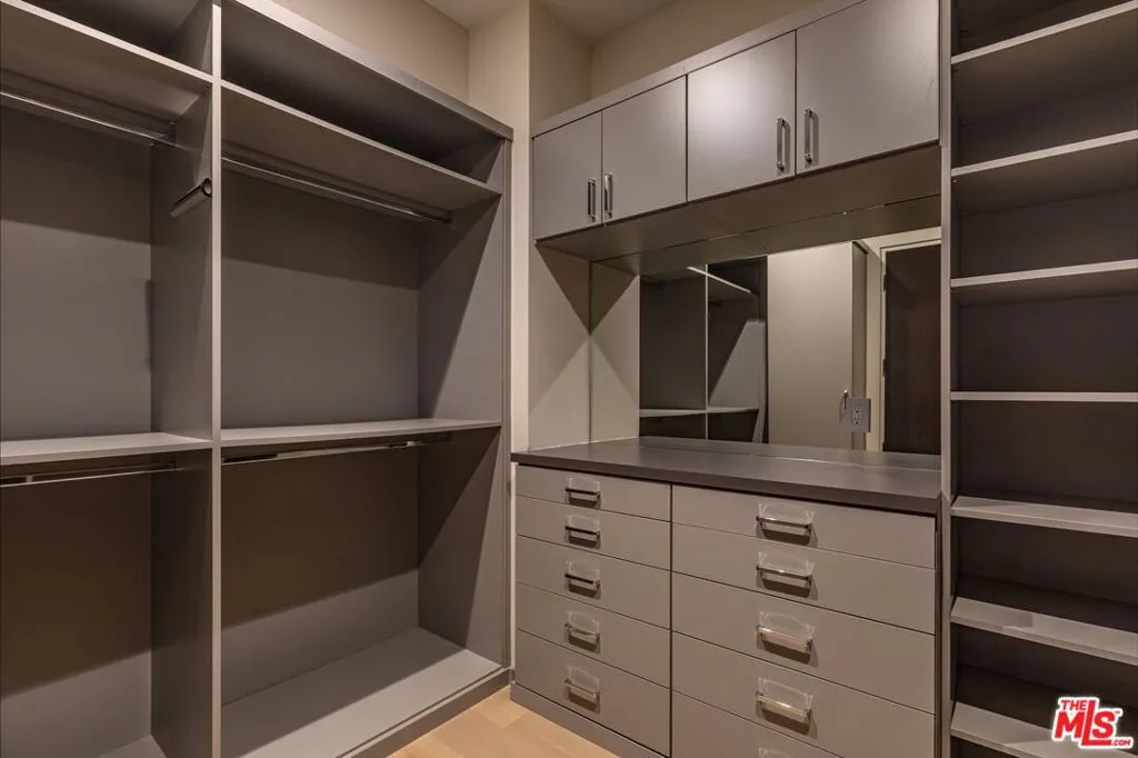 1895 Rising Glen Road, Los Angeles, California 90069 home-pic-16