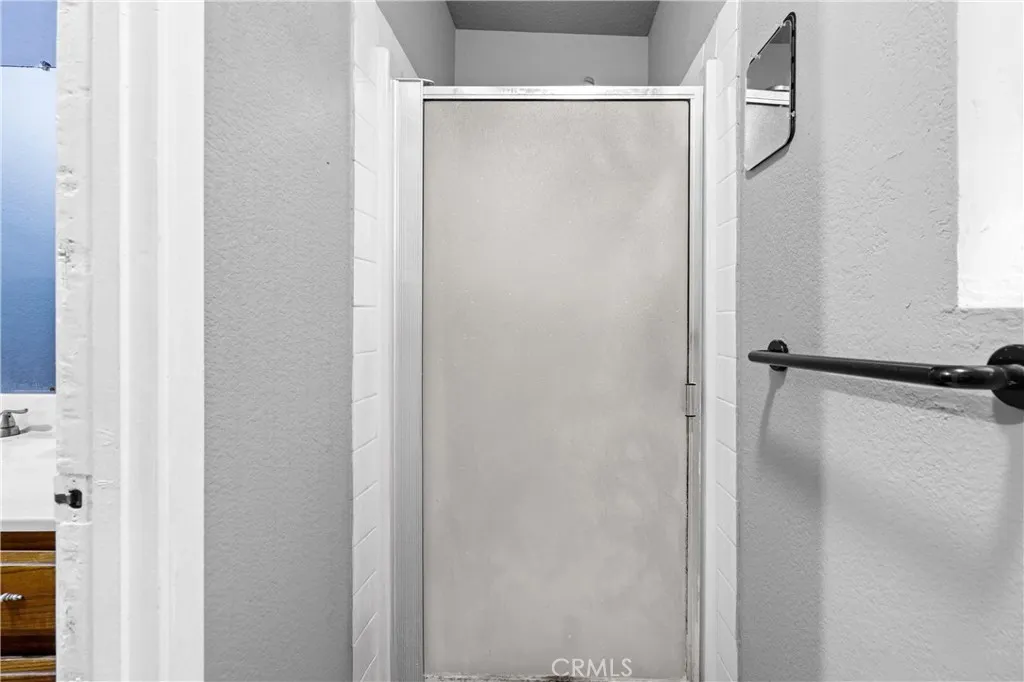 402 S Howard A  home-pic-9