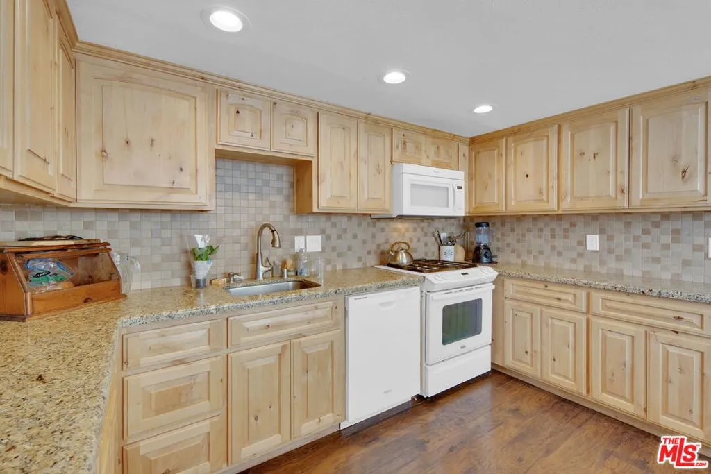 2141 State Lane, Big Bear City, California 92314 home-pic-4