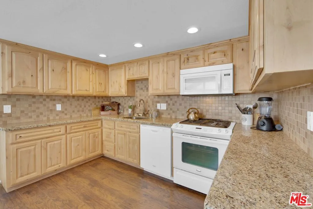 2141 State Lane, Big Bear City, California 92314 home-pic-5