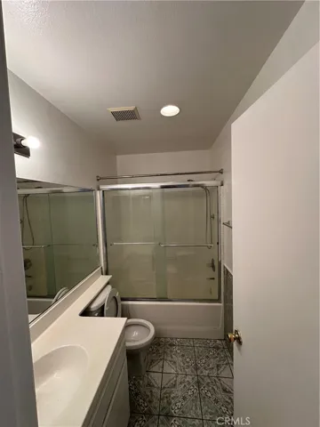 8505 Robinia, Fontana, California 92335