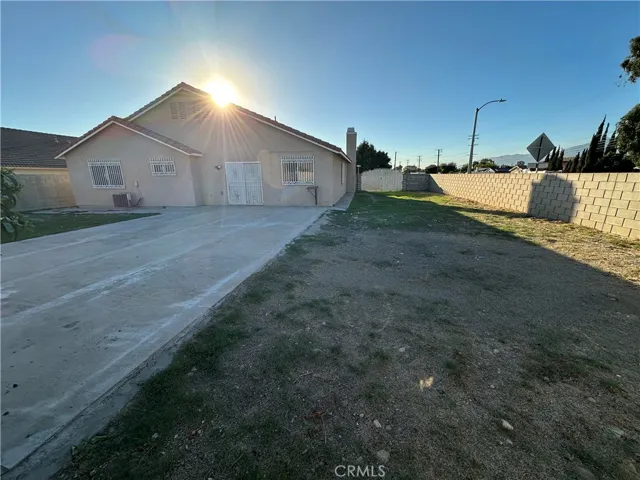 8505 Robinia, Fontana, California 92335