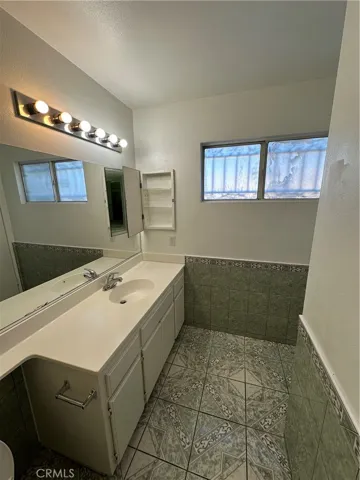 8505 Robinia, Fontana, California 92335