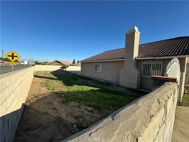 8505 Robinia, Fontana, California 92335