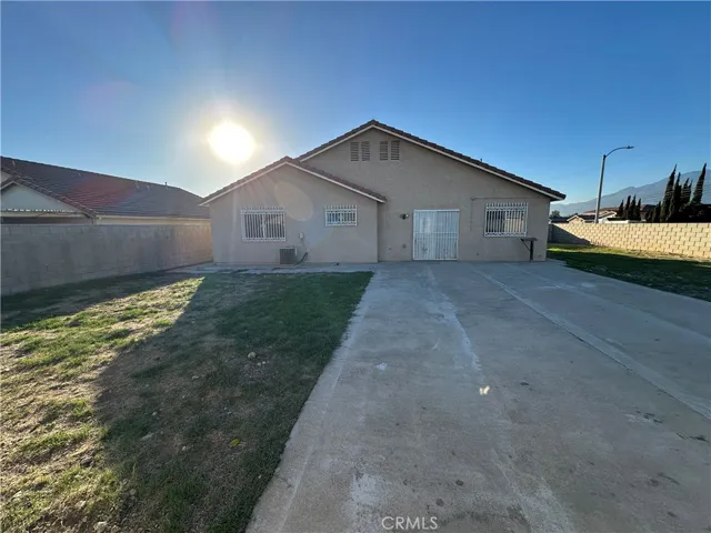 8505 Robinia, Fontana, California 92335