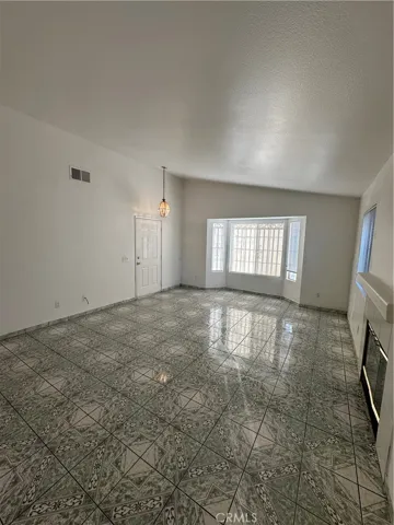 8505 Robinia, Fontana, California 92335