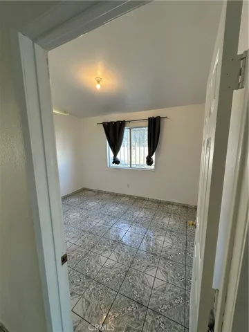 8505 Robinia, Fontana, California 92335