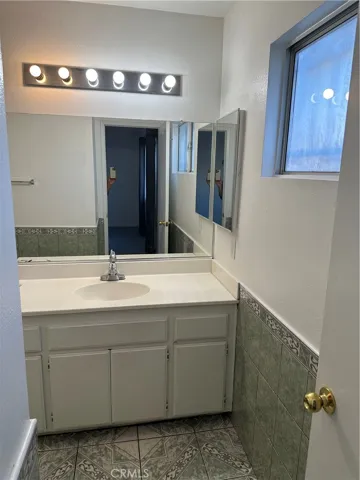 8505 Robinia, Fontana, California 92335