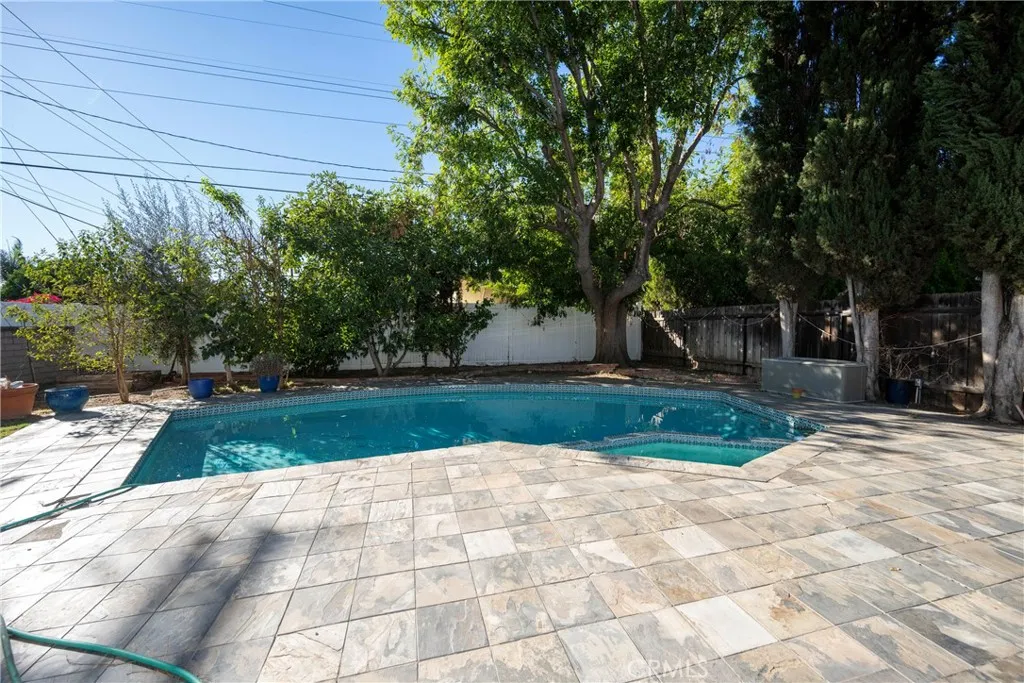 7001 Jellico Avenue, Lake Balboa, California 91406 home-pic-21