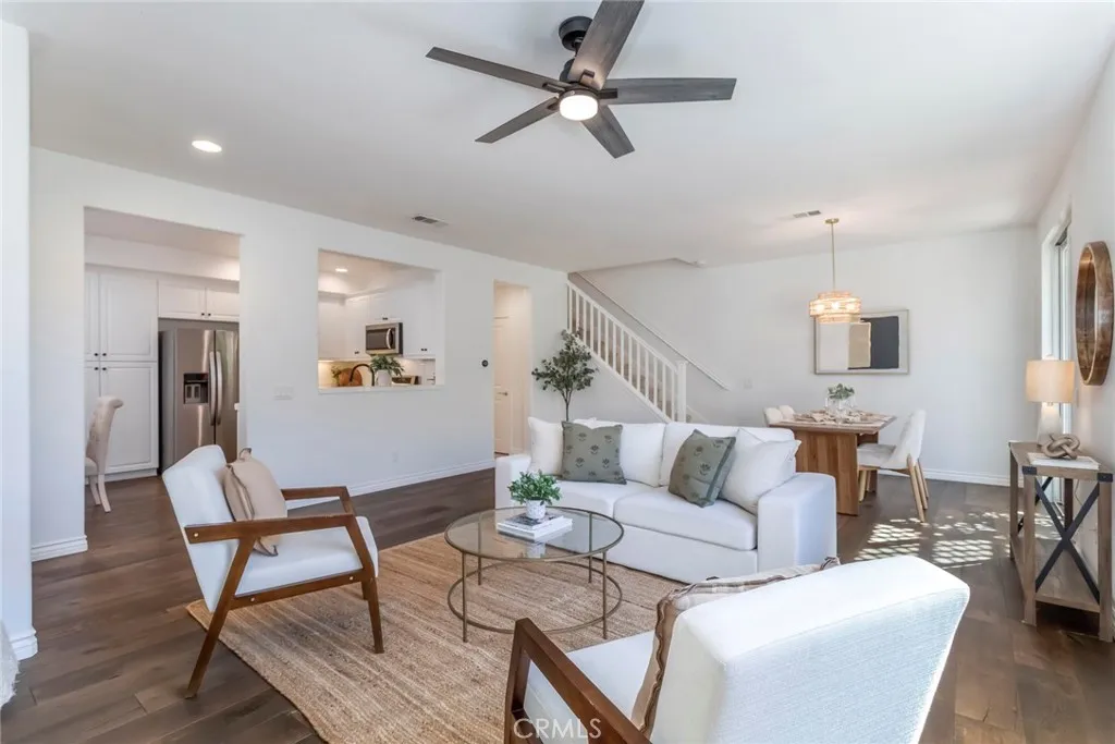 19336 Opal Lane, Saugus, California 91350 home-pic-9