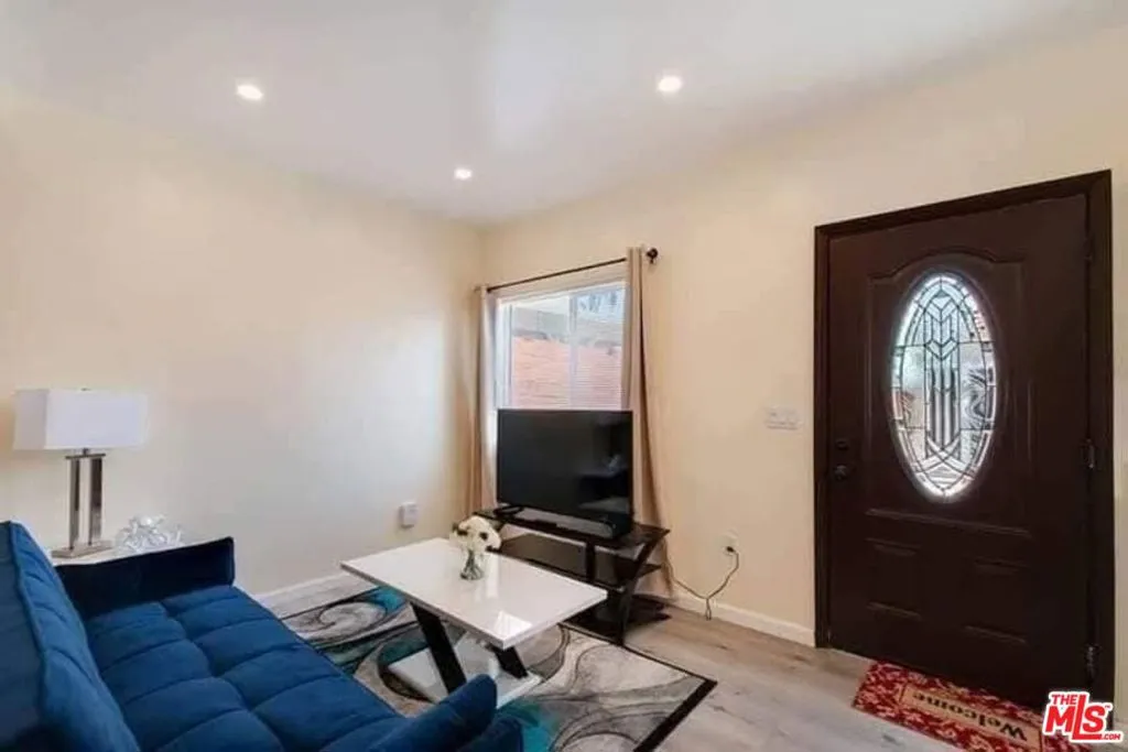 5133 Brynhurst Avenue, View Park, California 90043 home-pic-23