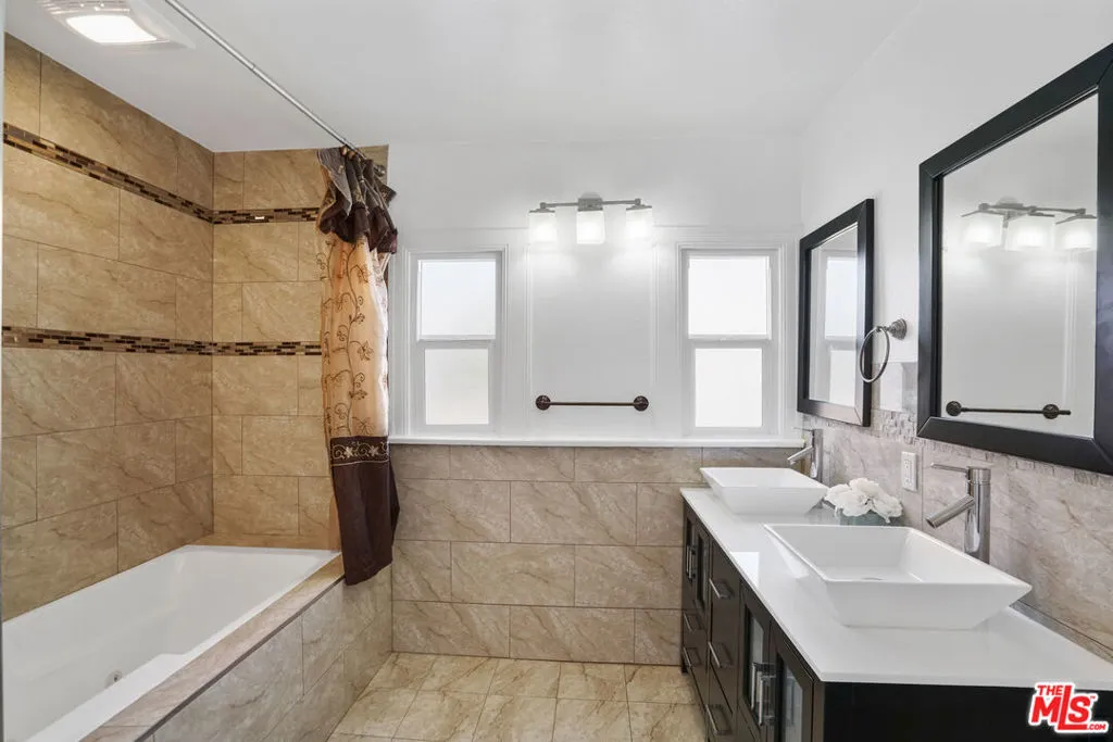 5133 Brynhurst Avenue, View Park, California 90043 home-pic-10