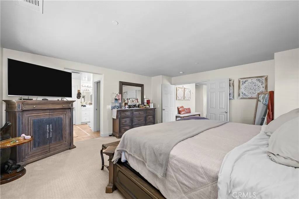 7925 Hemingway Court, Fontana, California 92336 home-pic-13