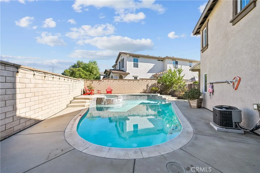 7925 Hemingway Court, Fontana, California 92336 home-pic-25
