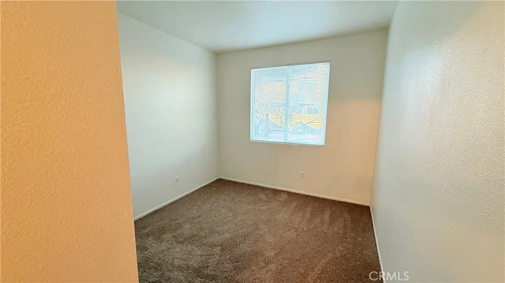 15664 Kadota, Victorville, California 92395 home-pic-11