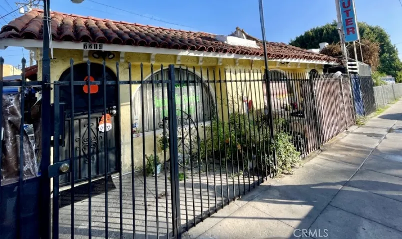 Commercial units on Seville Ave.