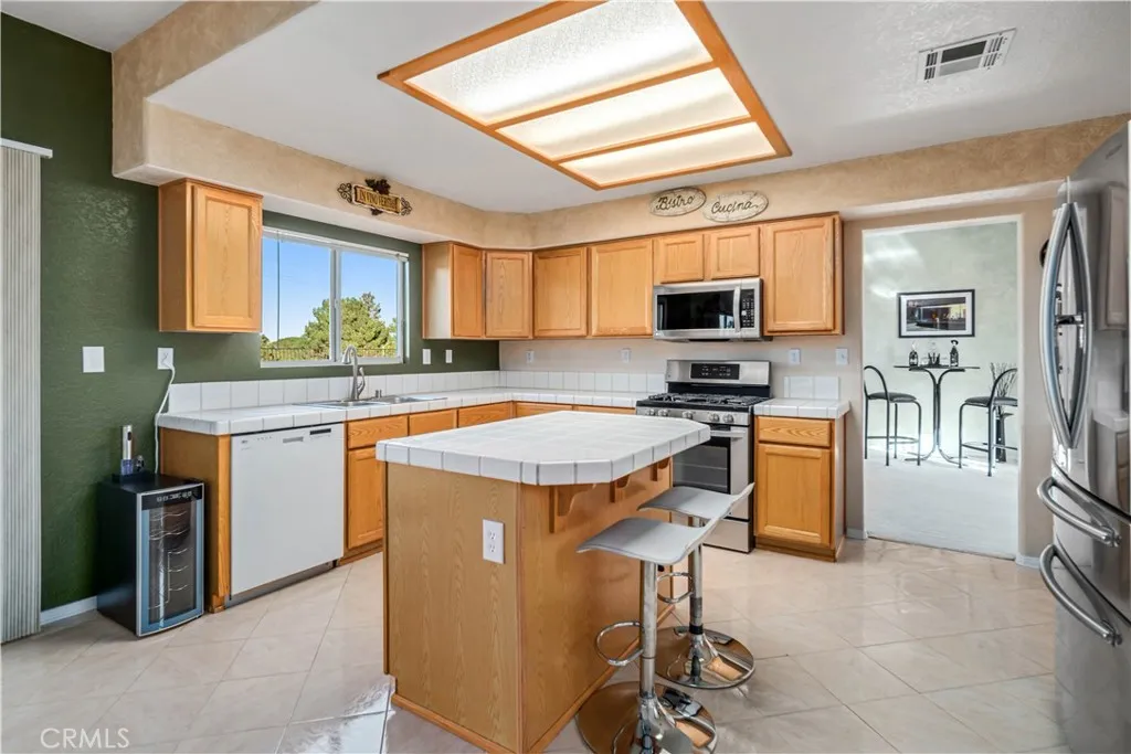 7273 Ojai Drive, Palmdale, California 93551 home-pic-14