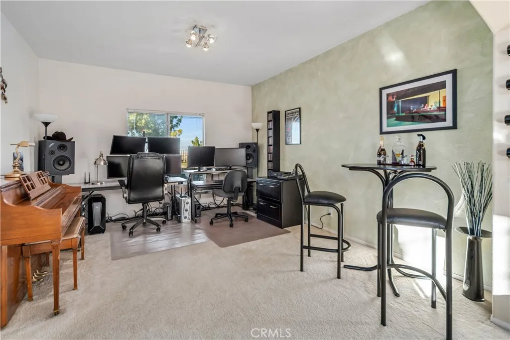 7273 Ojai Drive, Palmdale, California 93551 home-pic-12