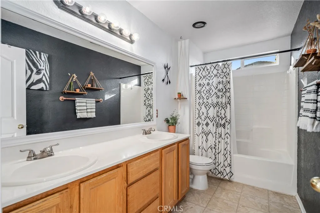 7273 Ojai Drive, Palmdale, California 93551 home-pic-40