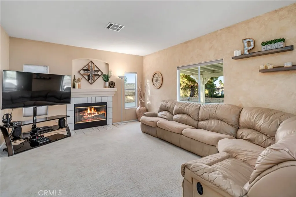 7273 Ojai Drive, Palmdale, California 93551 home-pic-20
