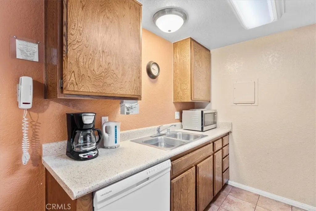 306 Canyon Crest, Lake Arrowhead, California 92352 home-pic-7