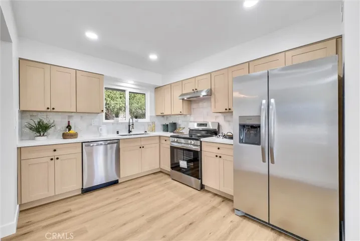 25800 Coombe Hill, Menifee, California 92586